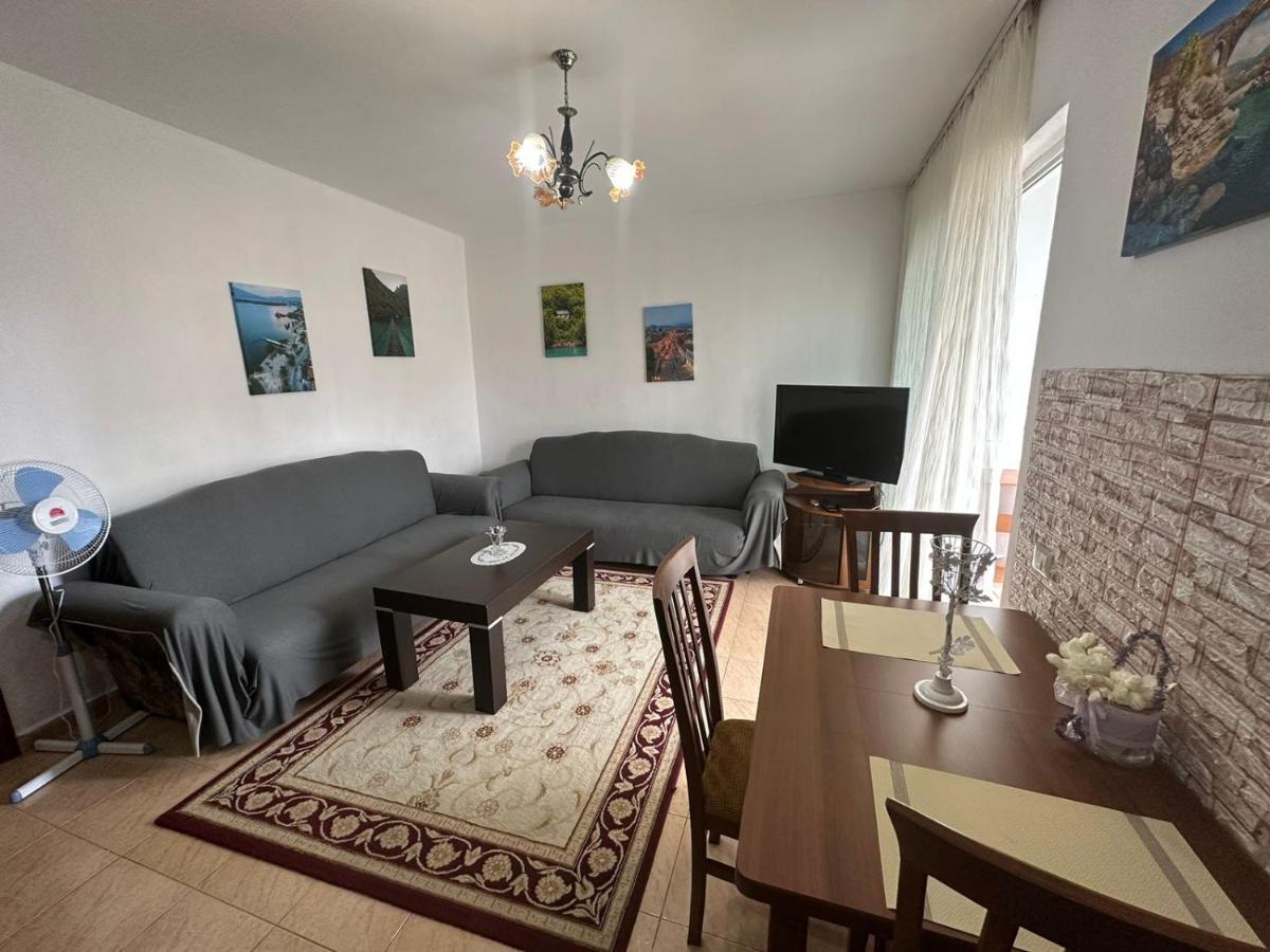 Cozy Apartment In The City Center Shkoder Bagian luar foto