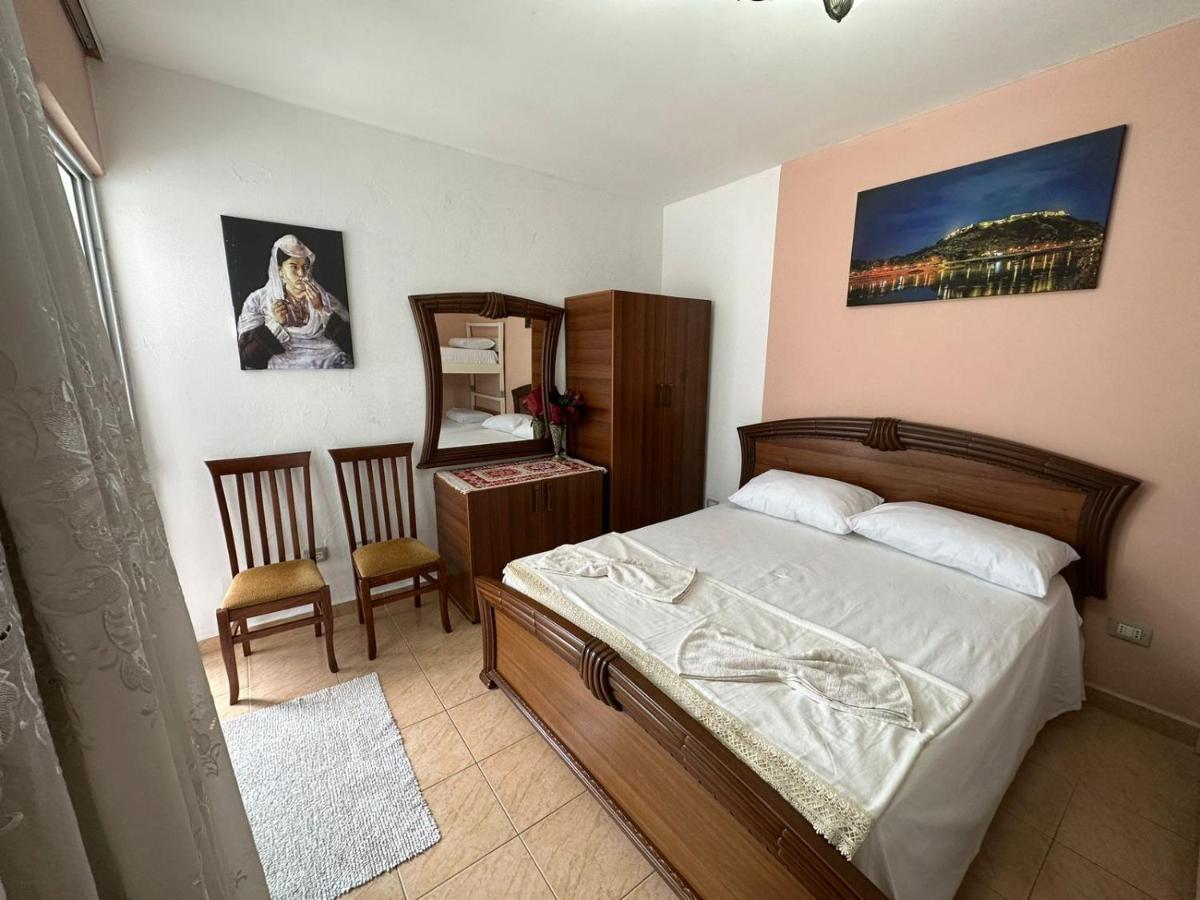 Cozy Apartment In The City Center Shkoder Bagian luar foto