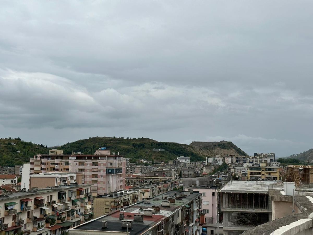 Cozy Apartment In The City Center Shkoder Bagian luar foto