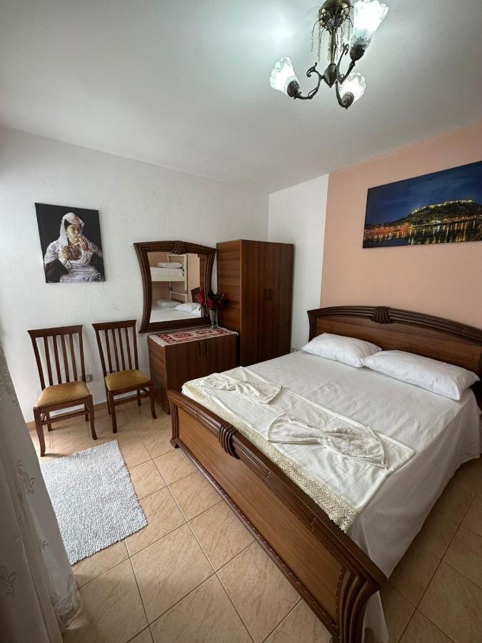 Cozy Apartment In The City Center Shkoder Bagian luar foto