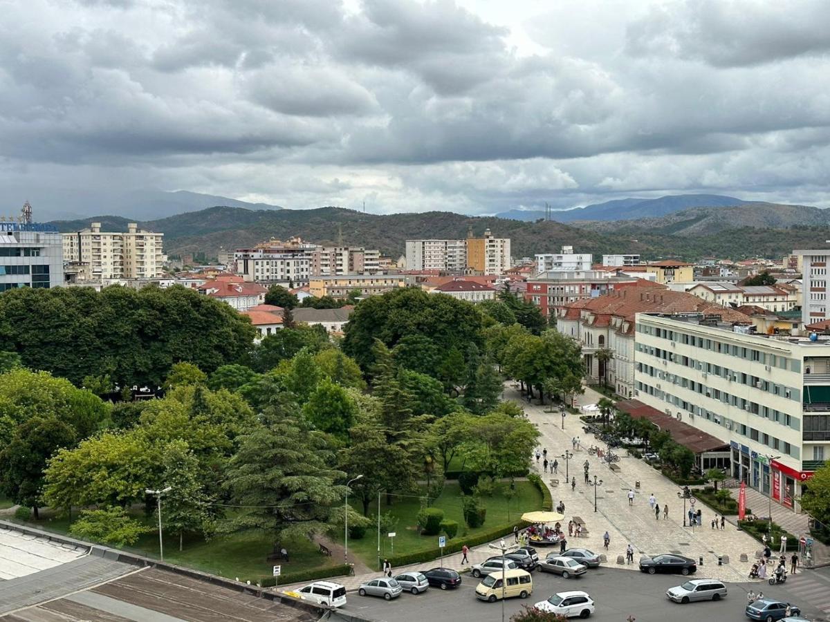 Cozy Apartment In The City Center Shkoder Bagian luar foto